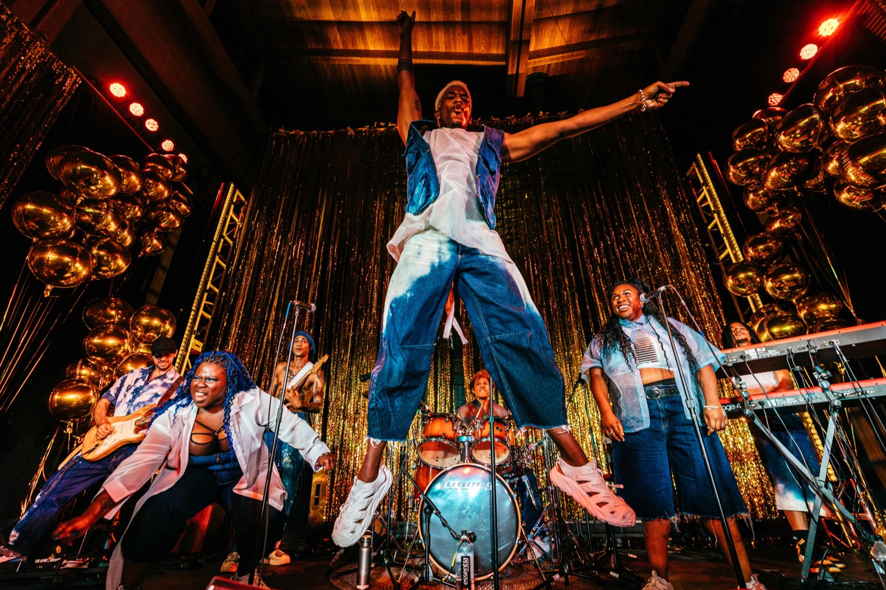 Britton and The Sting performing at Williamstown Theatre Festival